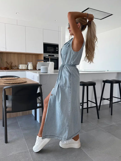 DANIËLA – Comfortable Sleeveless Denim Dress