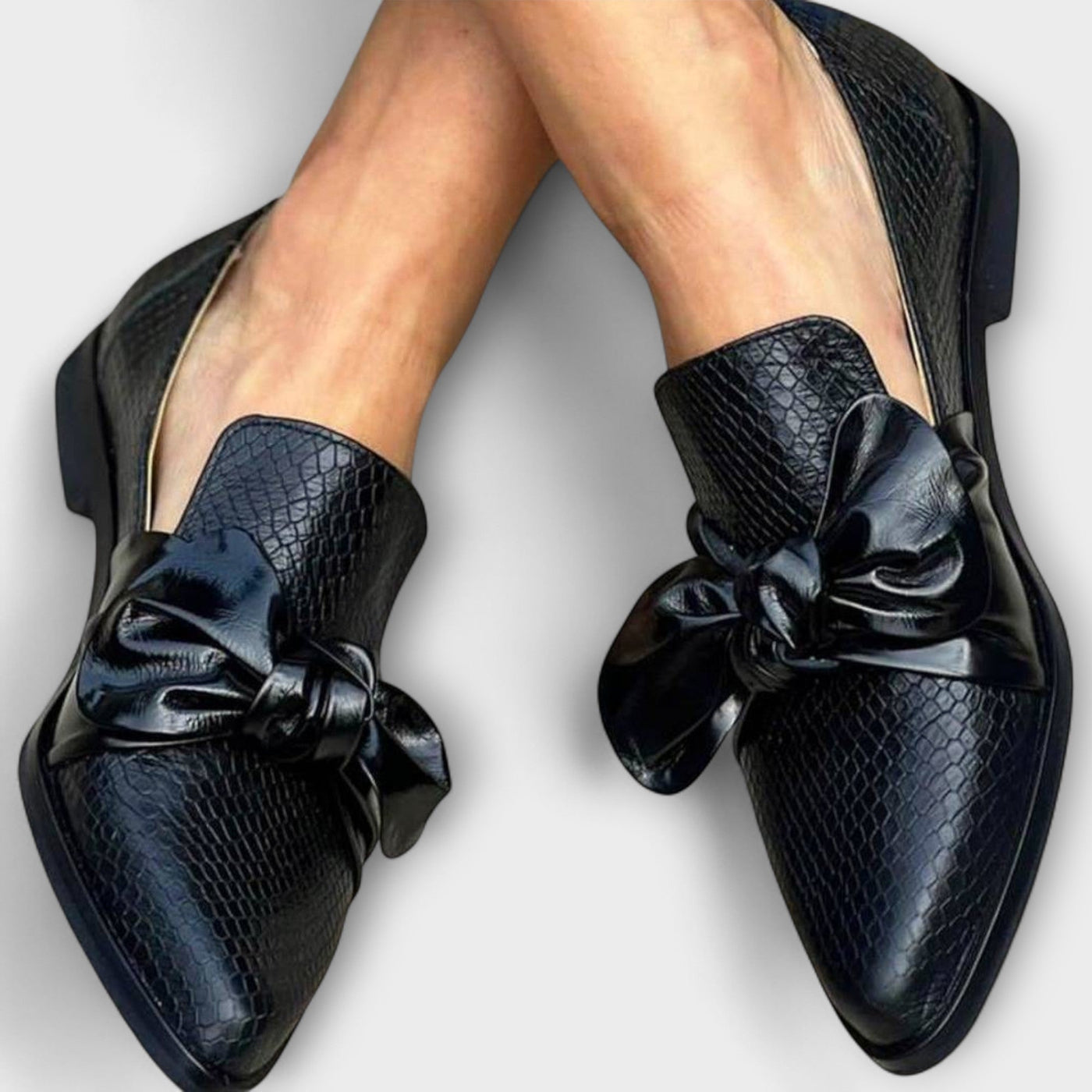 Claudia - Moccasin with Bow Detail