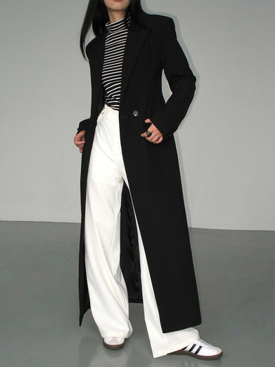 Elegant blazer with split sleeves