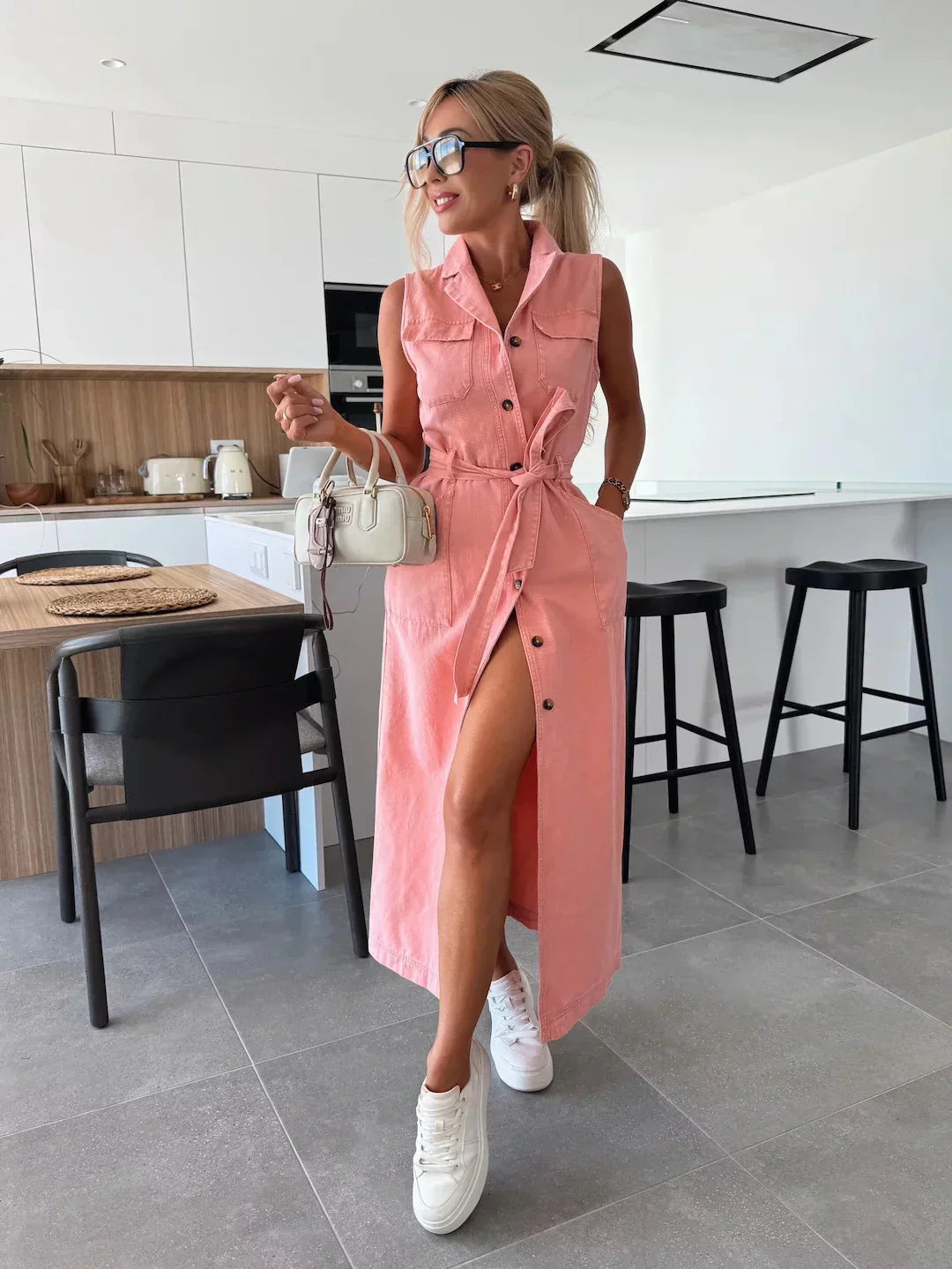 DANIËLA – Comfortable Sleeveless Denim Dress
