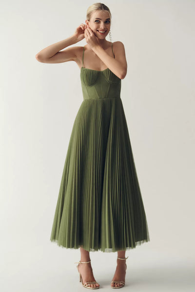 Dilay - Modern Elegance with Open Back