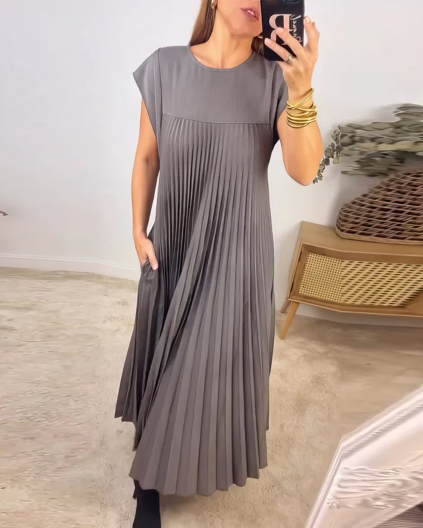 LIVIA - Pleated Sleeveless Dress